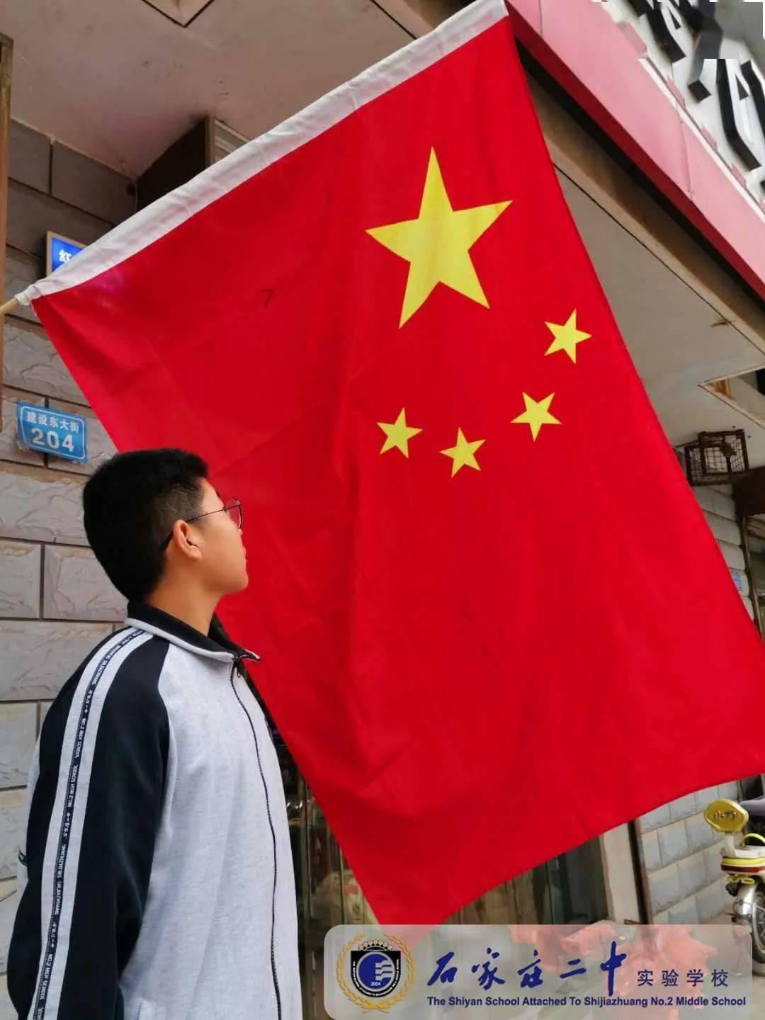 伊能静的儿子哈利带妹妹逛街:时尚帅气,尽显兄妹情深