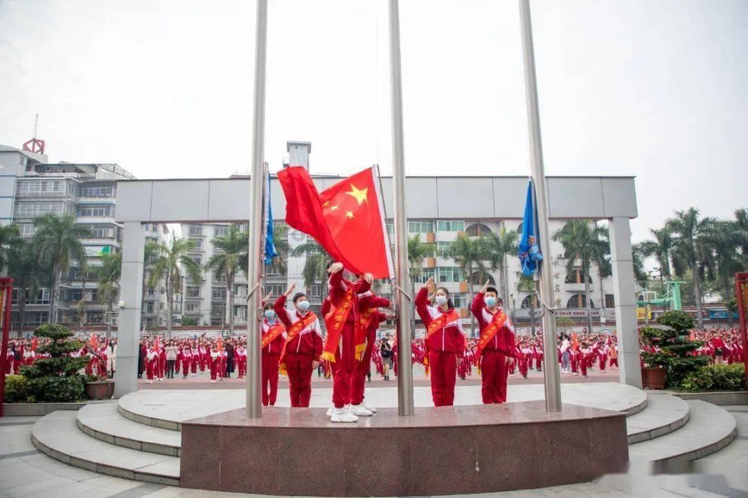 人民网专访广西人大代表,东兴市委副书记、市长,东兴边境经济合作区管委会主任(兼)李健