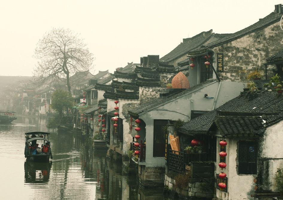 迷路的可爱女宝宝